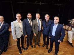 Stretnutie v Bešeňove: samosprávy diskutovali s ministrom Tarabom